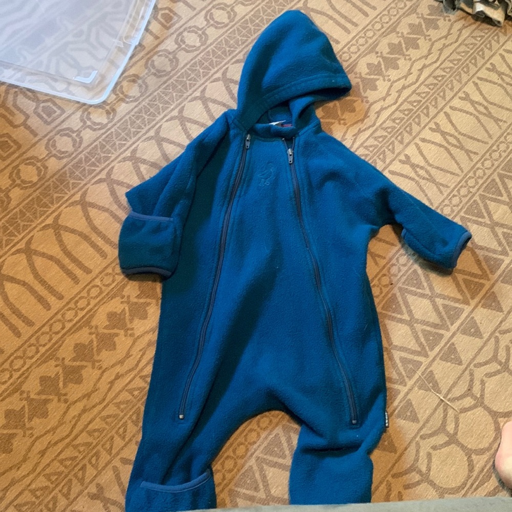 MEC fleece bunting